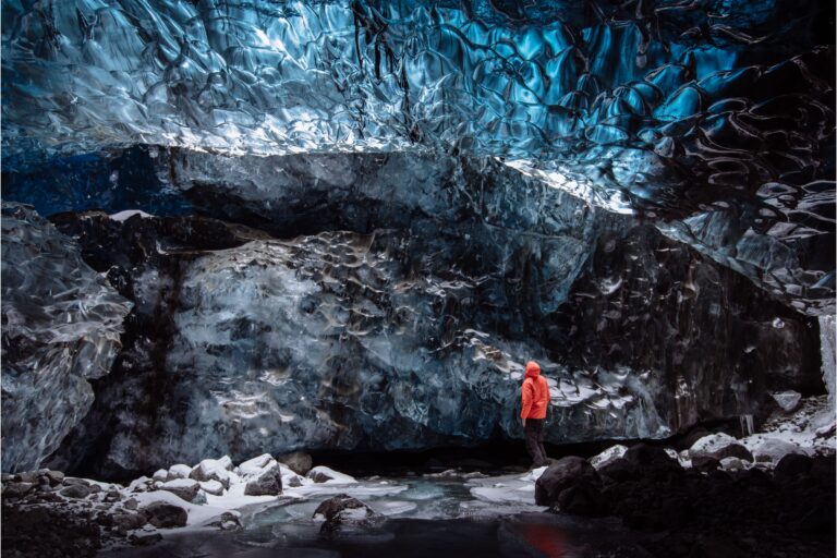 Cavernas de Gelo: O Segredo das Mudanças de Cor